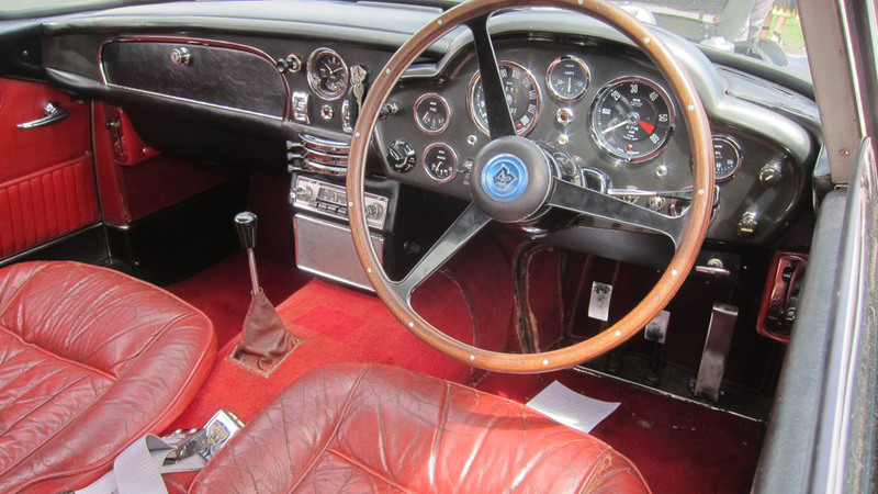 Illustration for article titled Hardcore Dashboard Porn From The Monterey Historics And Pebble Beach